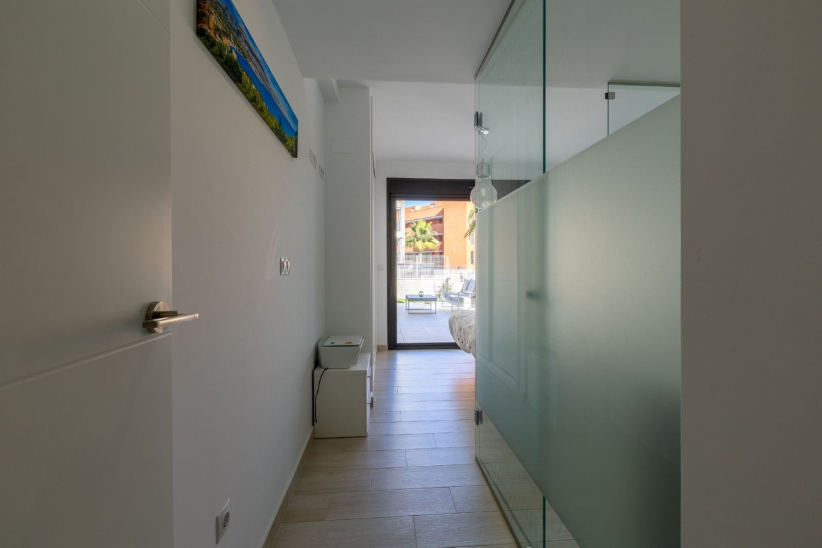 Se vende Apartamento Planta Baja de 2 dormitorios en Costa Blanca, Alicante, España