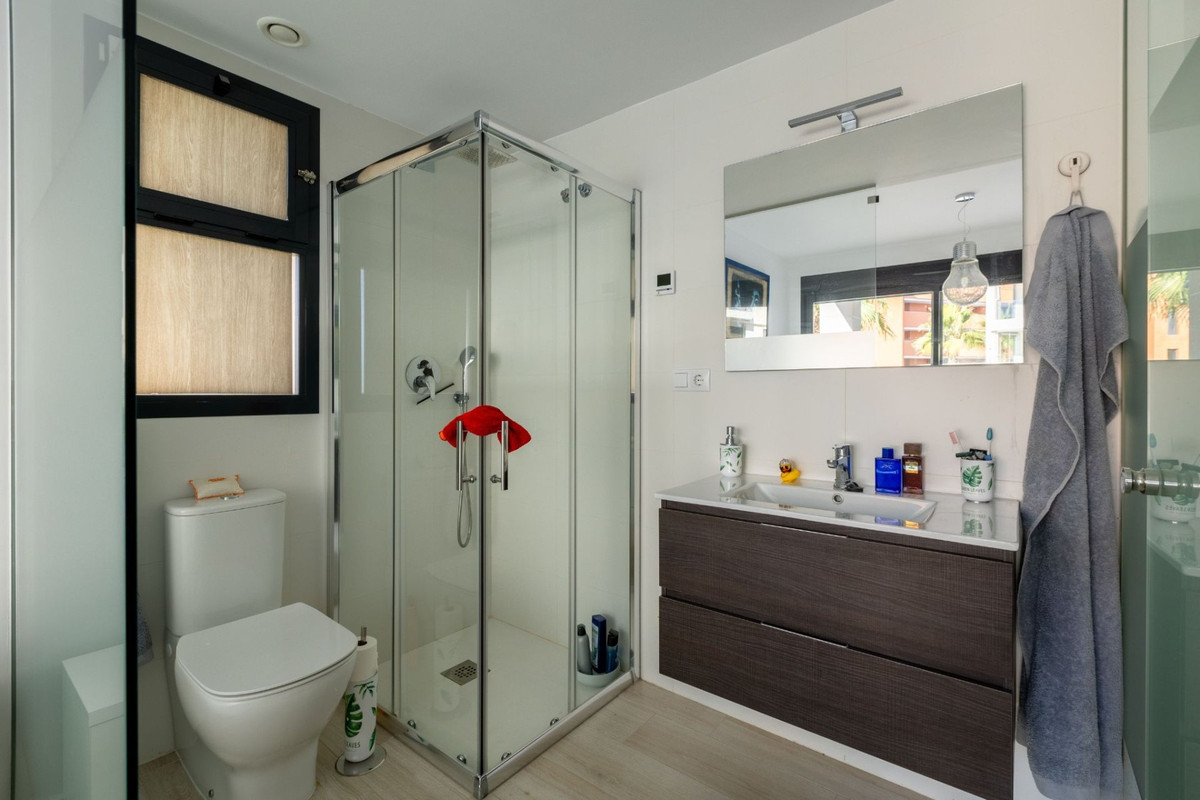 Se vende Apartamento Planta Baja de 2 dormitorios en Costa Blanca, Alicante, España