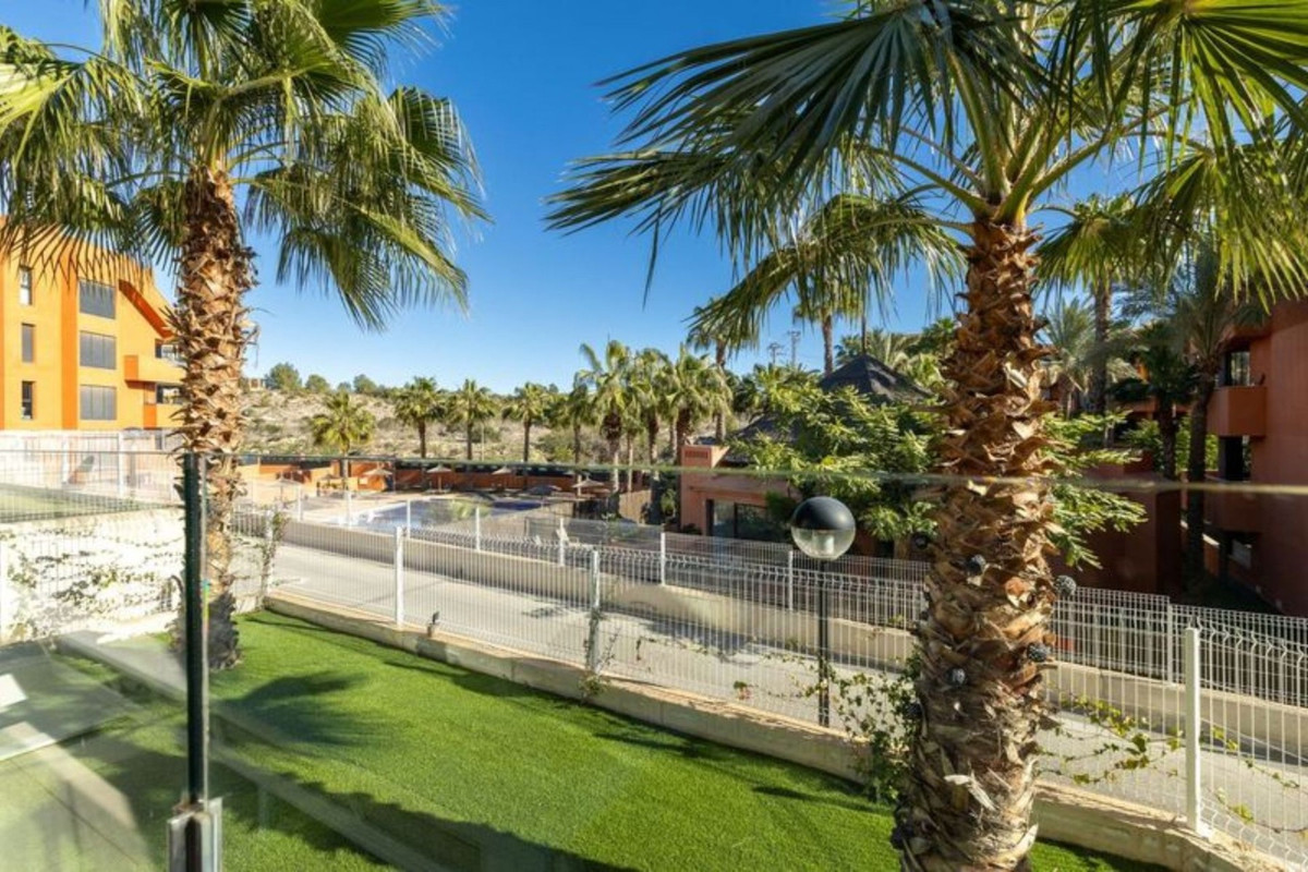 Se vende Apartamento Planta Baja de 2 dormitorios en Costa Blanca, Alicante, España