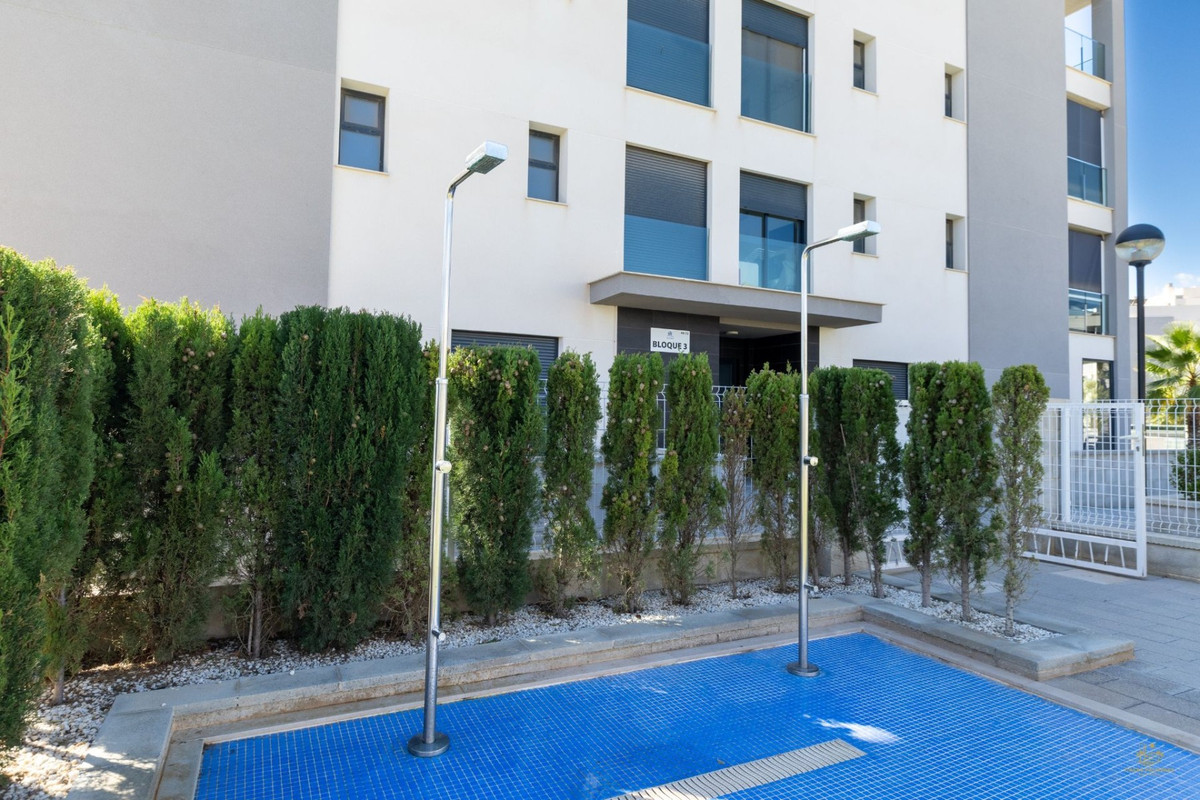 Se vende Apartamento Planta Baja de 2 dormitorios en Costa Blanca, Alicante, España