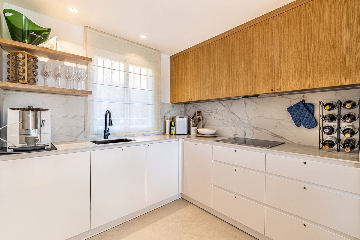 3 Bed Townhouse for sale in Estepona Costa Del Sol, Málaga, Spain