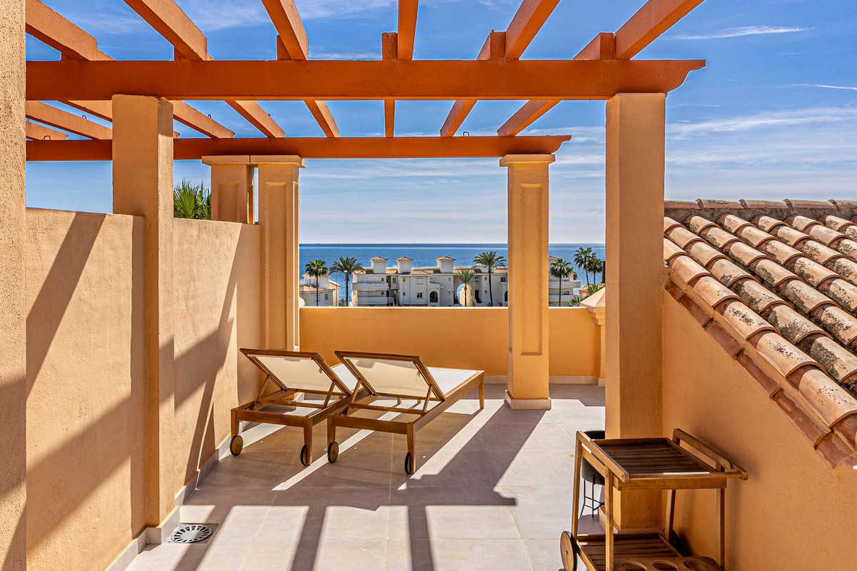 3 Bed Townhouse for sale in Estepona Costa Del Sol, Málaga, Spain