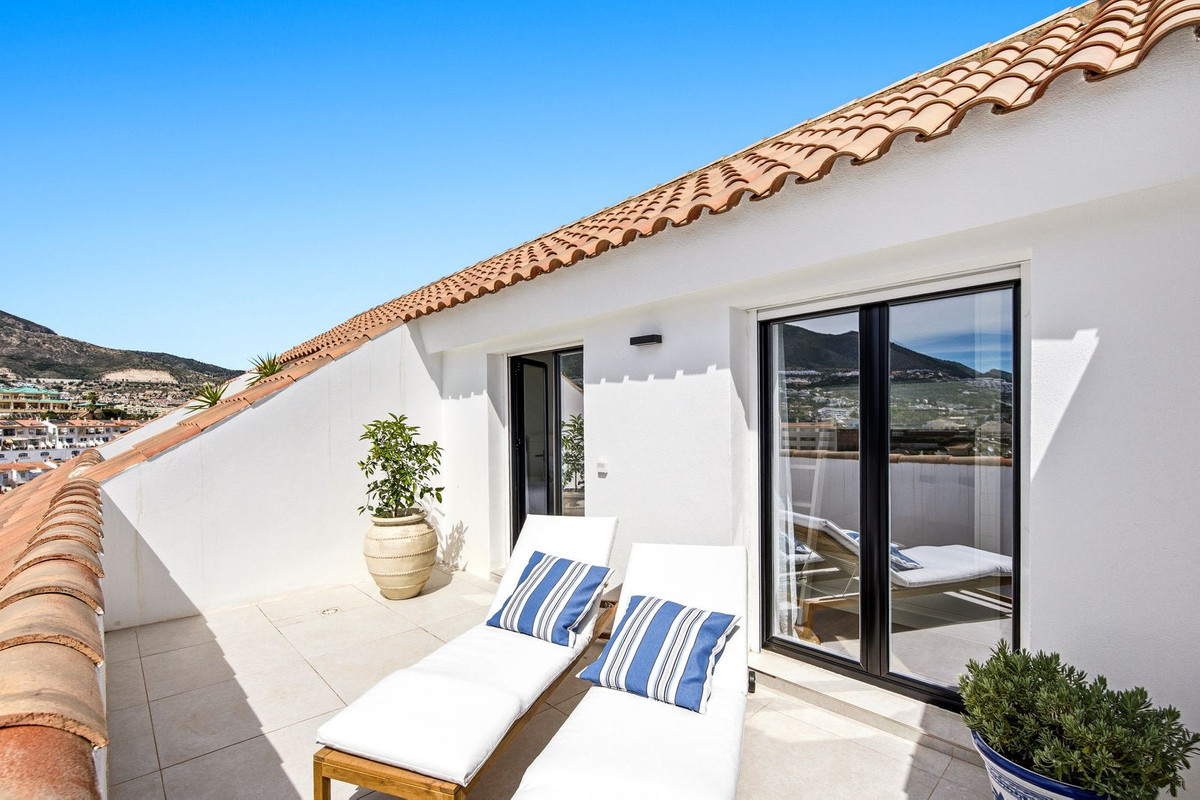 3 Bed Apartment for sale in Torrequebrada Costa Del Sol, Málaga, Spain