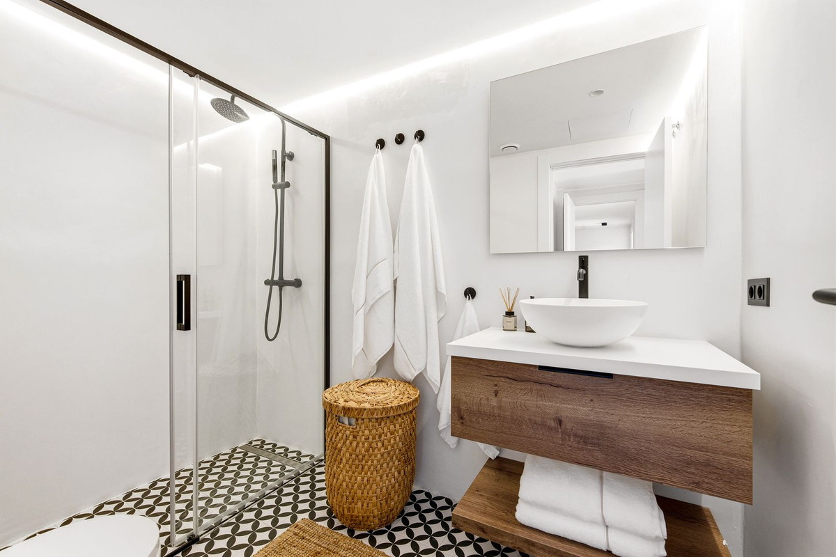 3 Bed Apartment for sale in Torrequebrada Costa Del Sol, Málaga, Spain