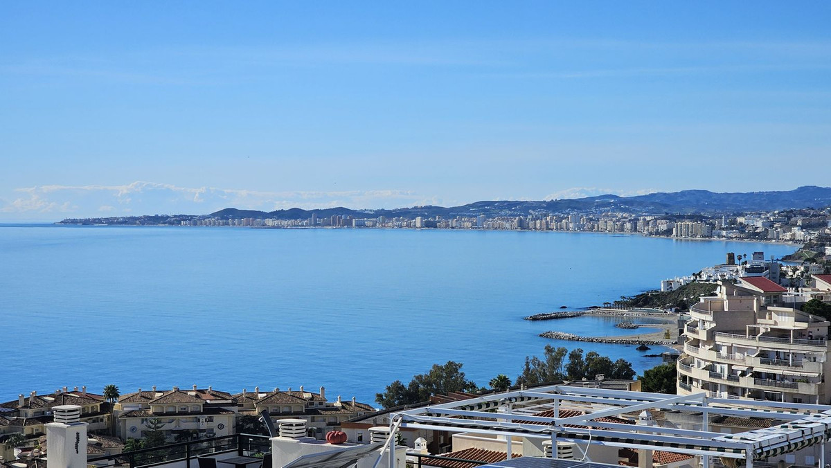 3 Bed Apartment for sale in Torrequebrada Costa Del Sol, Málaga, Spain