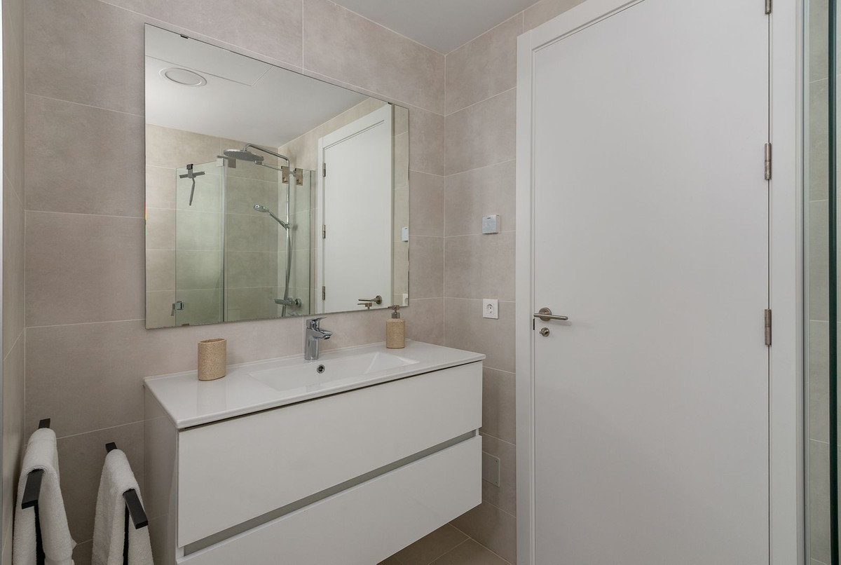 2 Bed Apartment for sale in Higueron Costa Del Sol, Málaga, Spain