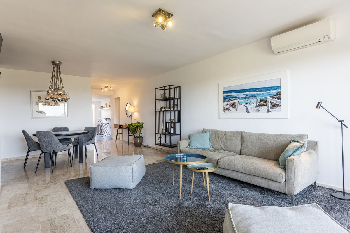Se vende Apartamento en Planta Última de 2 dormitorios en Costa Del Sol, Málaga, España