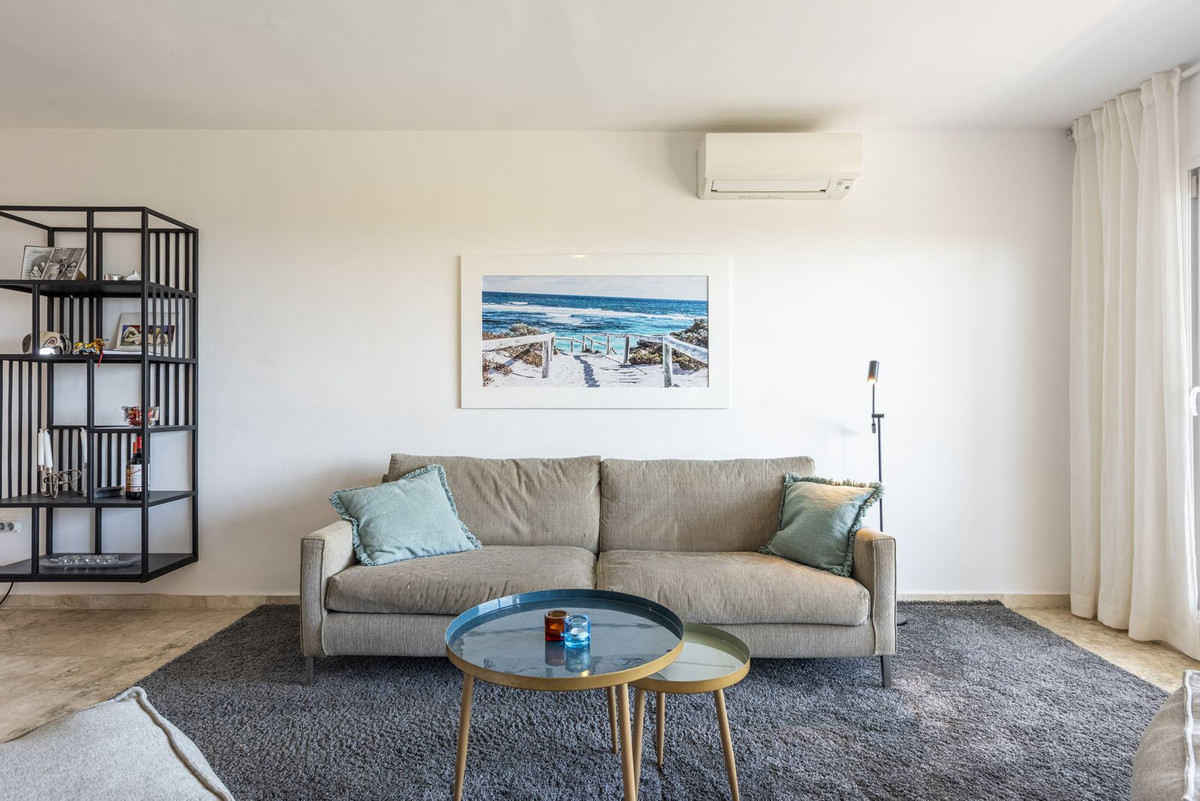 Se vende Apartamento en Planta Última de 2 dormitorios en Costa Del Sol, Málaga, España