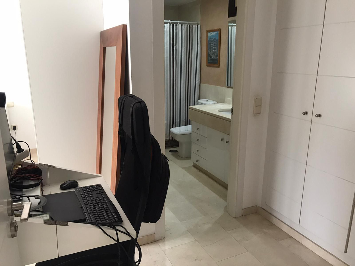 Se vende Apartamento Planta Media de 3 dormitorios en Costa Del Sol, Málaga, España