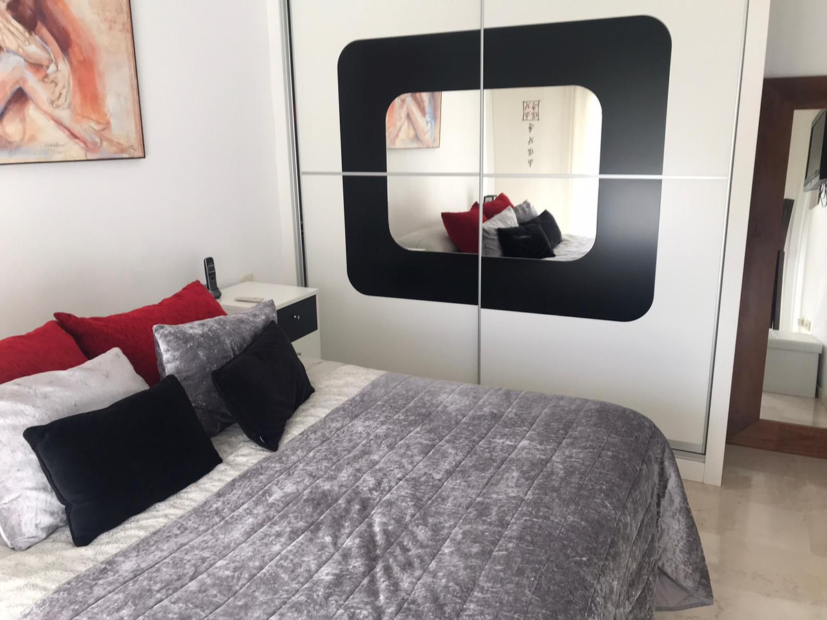 Se vende Apartamento Planta Media de 3 dormitorios en Costa Del Sol, Málaga, España