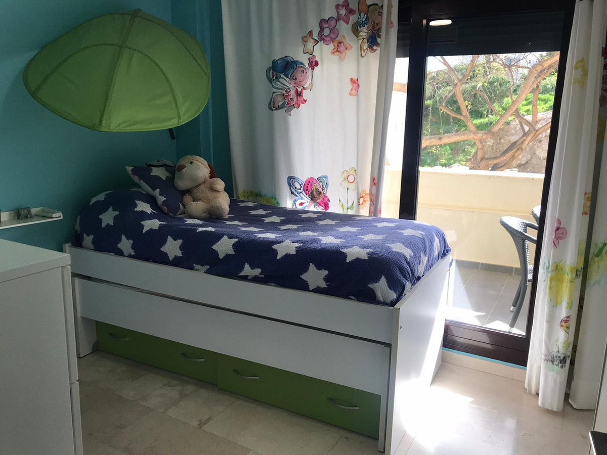 Se vende Apartamento Planta Media de 3 dormitorios en Costa Del Sol, Málaga, España
