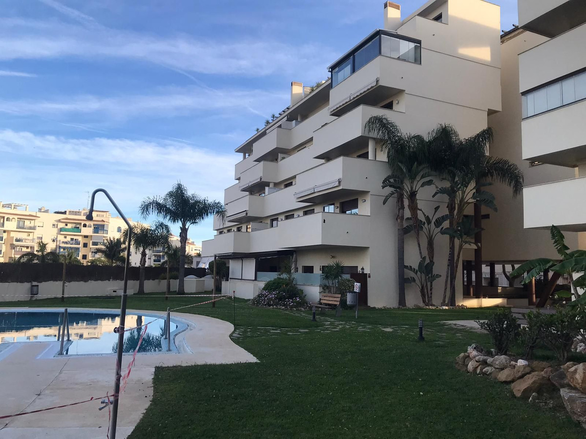 Se vende Apartamento Planta Media de 3 dormitorios en Costa Del Sol, Málaga, España