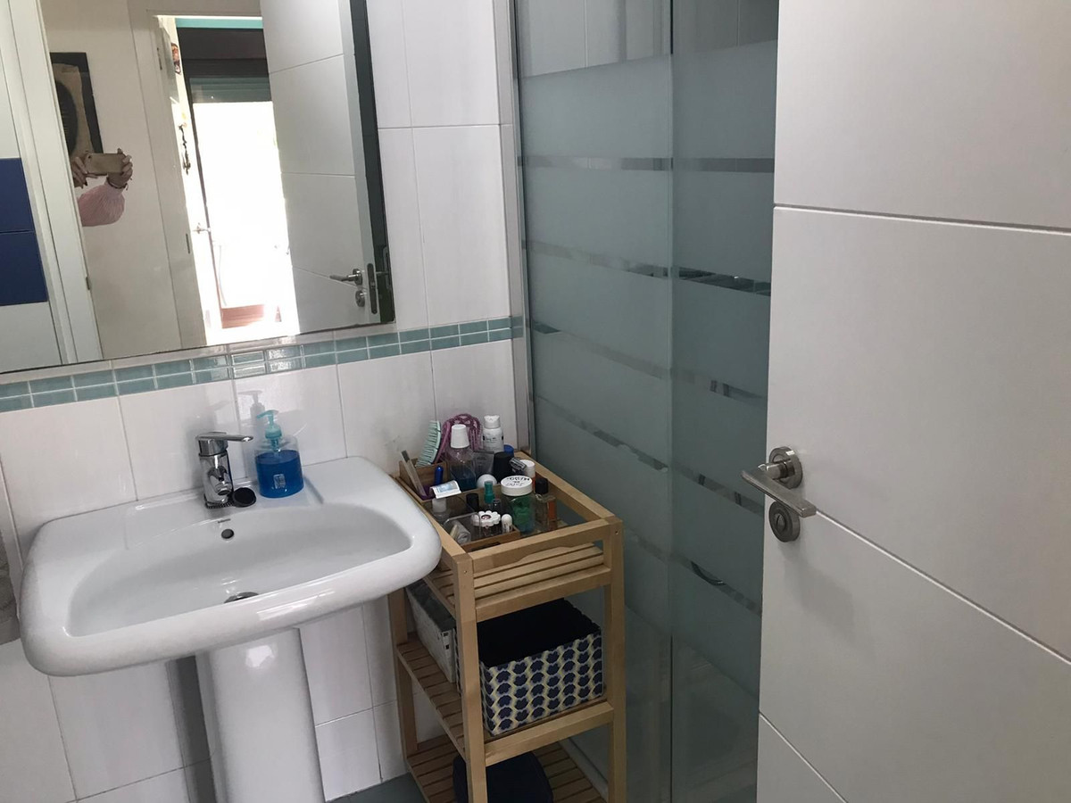 Se vende Apartamento Planta Media de 3 dormitorios en Costa Del Sol, Málaga, España