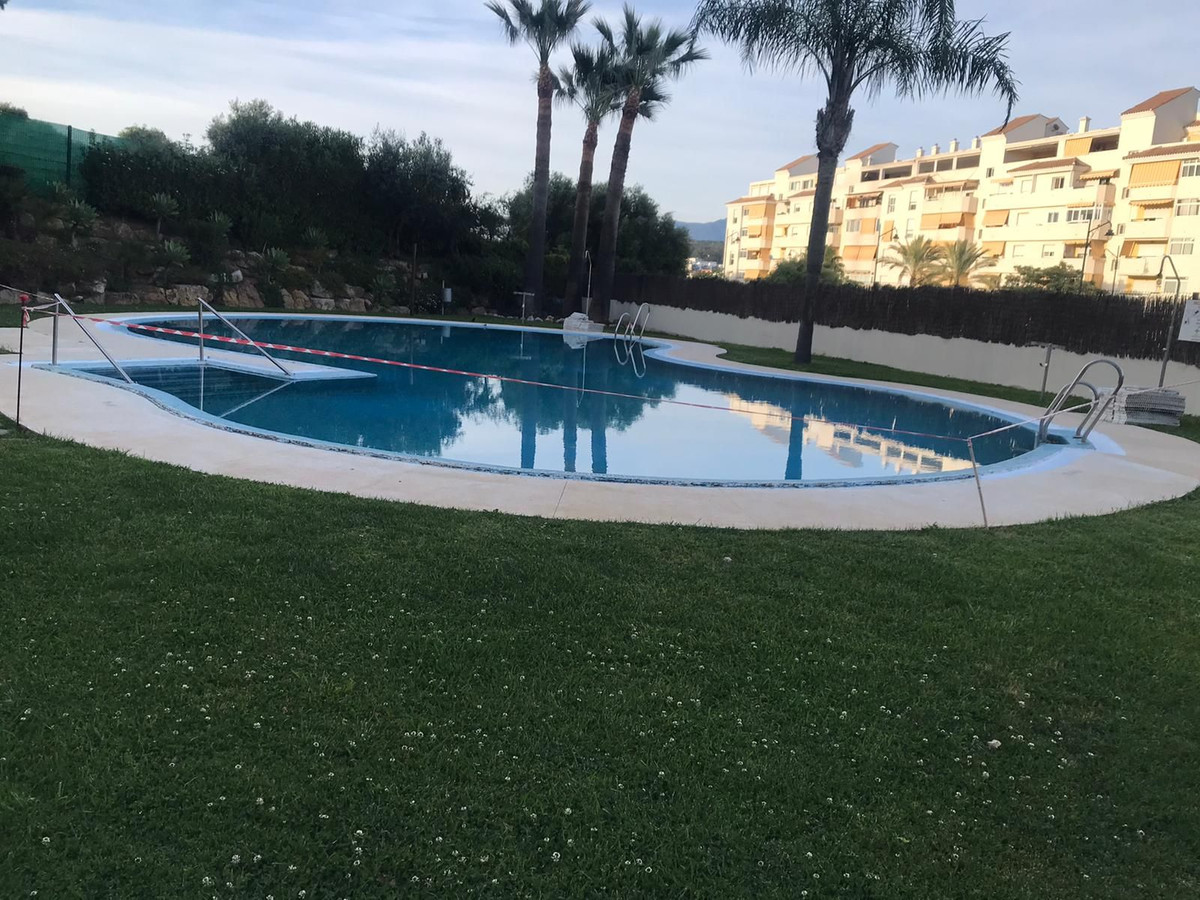 Se vende Apartamento Planta Media de 3 dormitorios en Costa Del Sol, Málaga, España