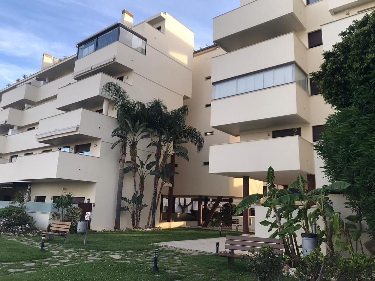 Se vende Apartamento Planta Media de 3 dormitorios en Costa Del Sol, Málaga, España