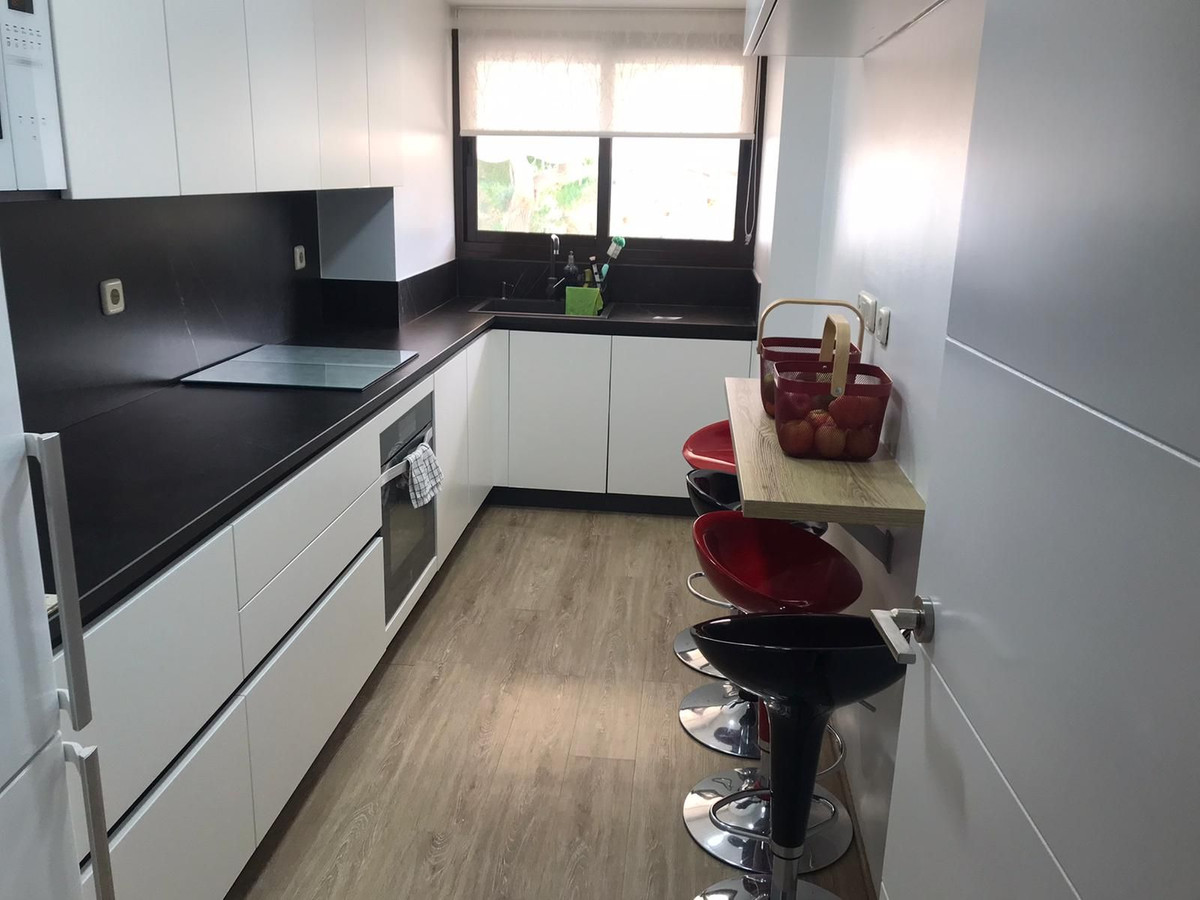 Se vende Apartamento Planta Media de 3 dormitorios en Costa Del Sol, Málaga, España