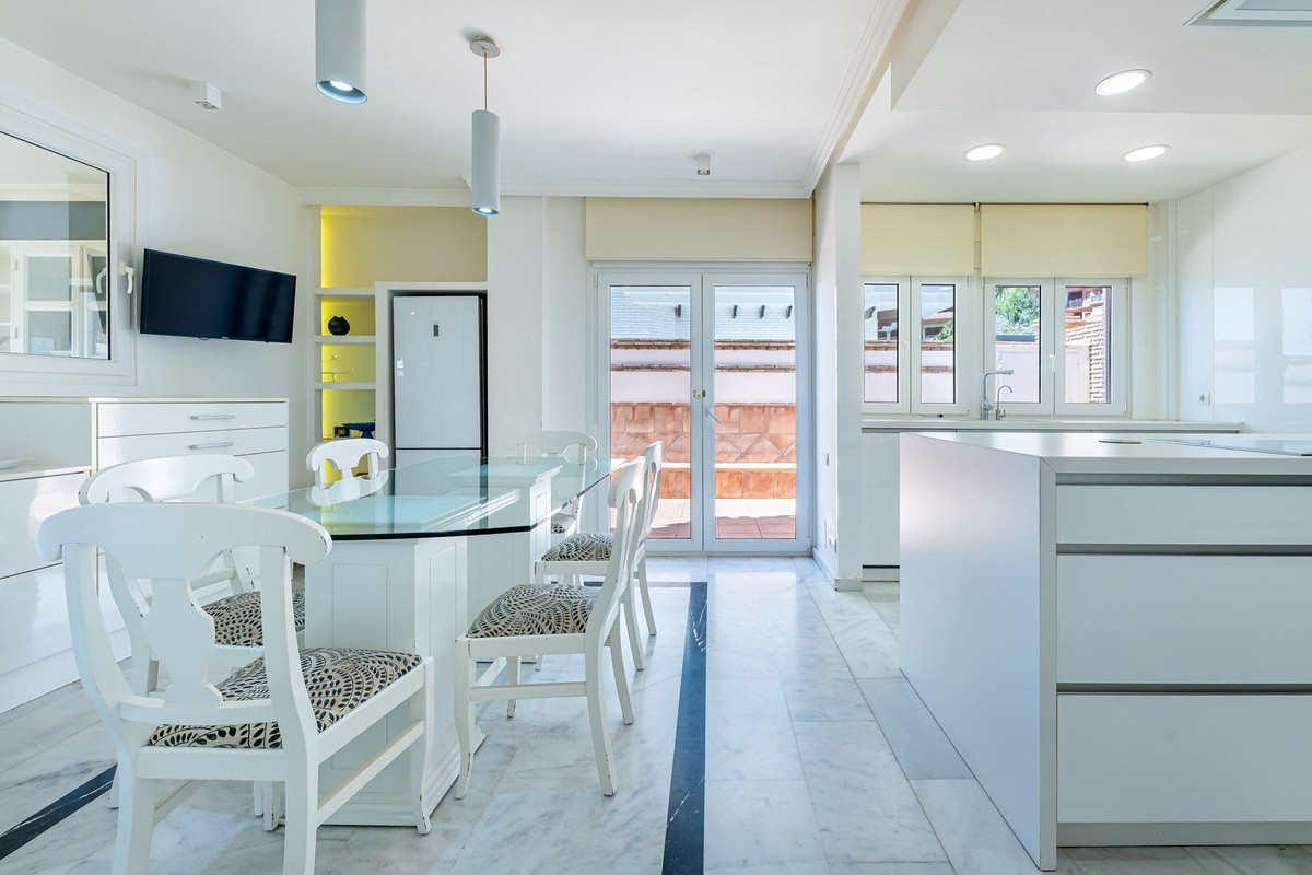 5 Bed Townhouse for sale in La Capellania Costa Del Sol, Málaga, Spain