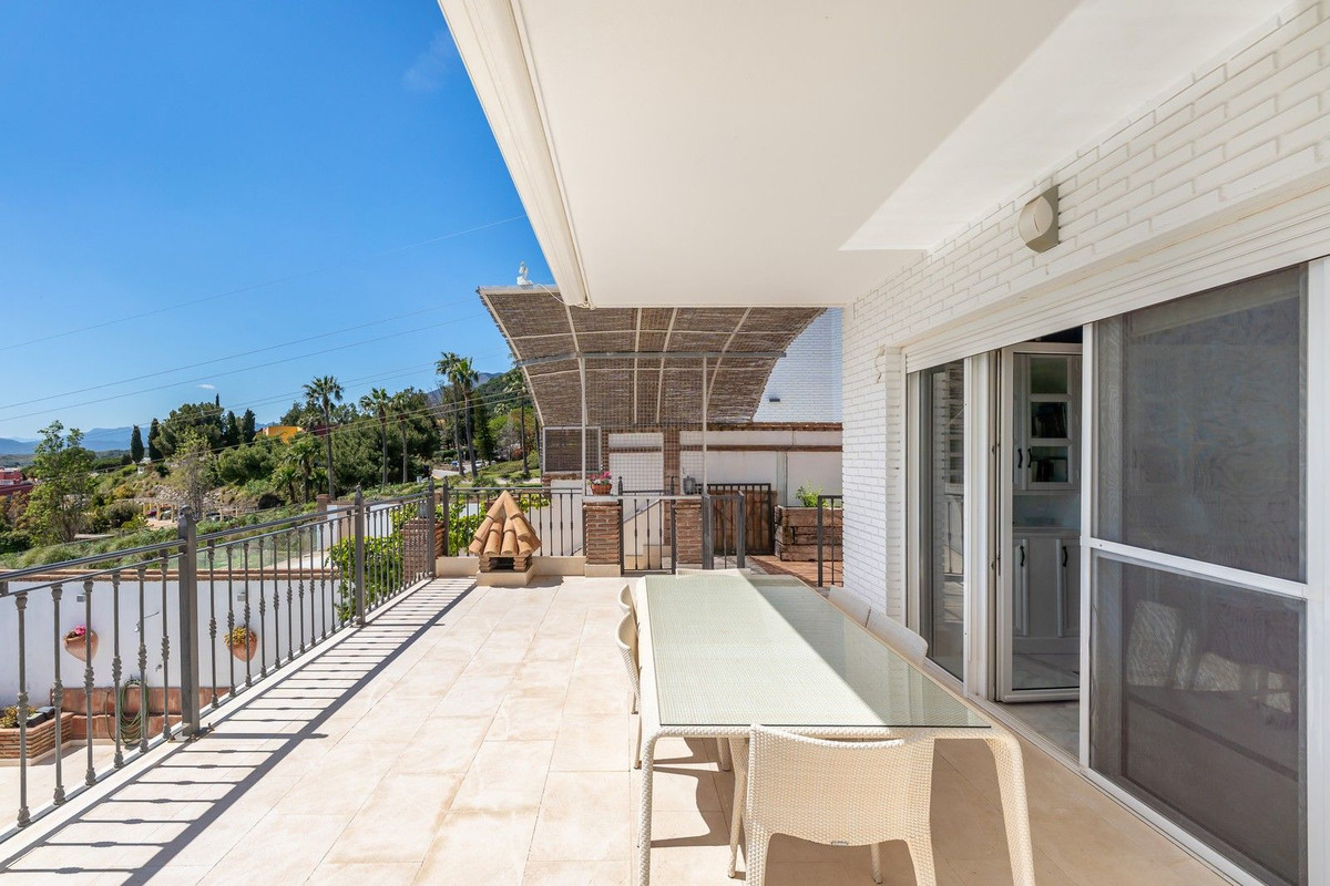 5 Bed Townhouse for sale in La Capellania Costa Del Sol, Málaga, Spain