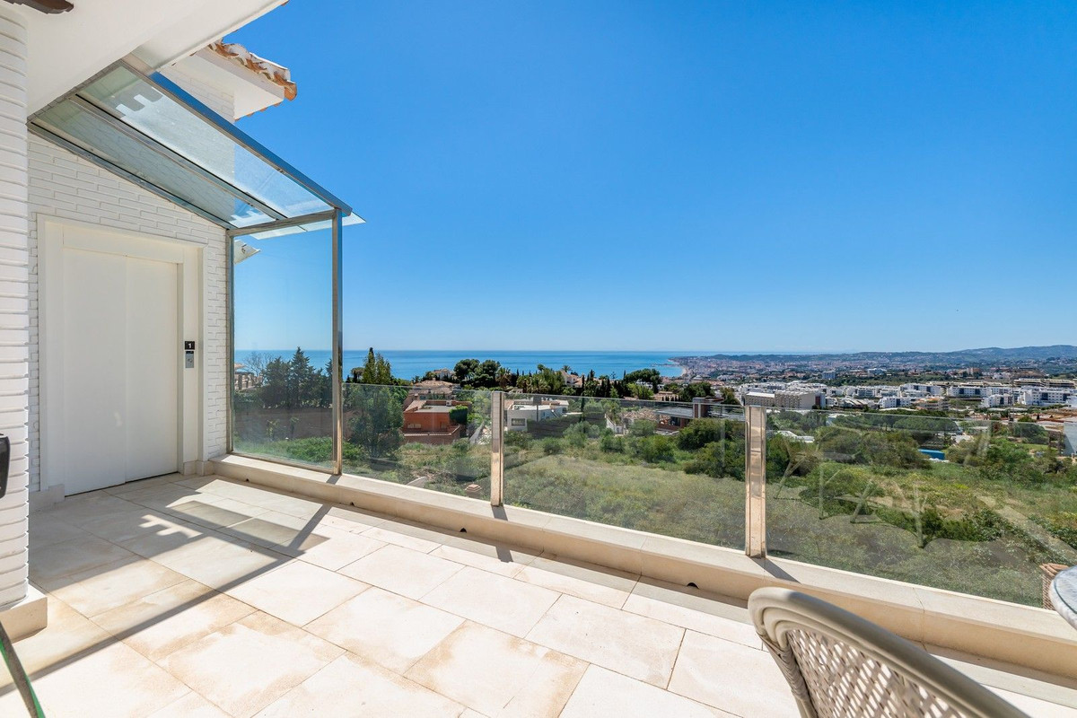 5 Bed Townhouse for sale in La Capellania Costa Del Sol, Málaga, Spain