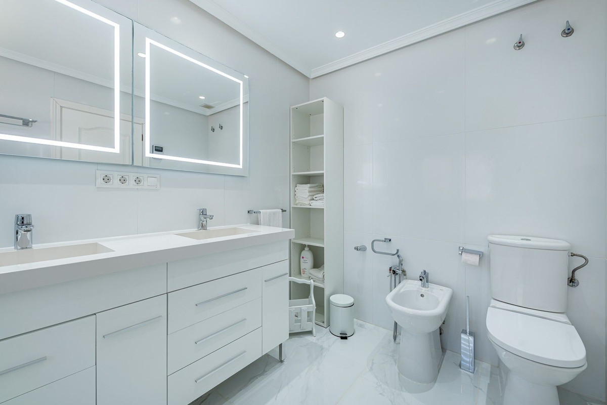 5 Bed Townhouse for sale in La Capellania Costa Del Sol, Málaga, Spain
