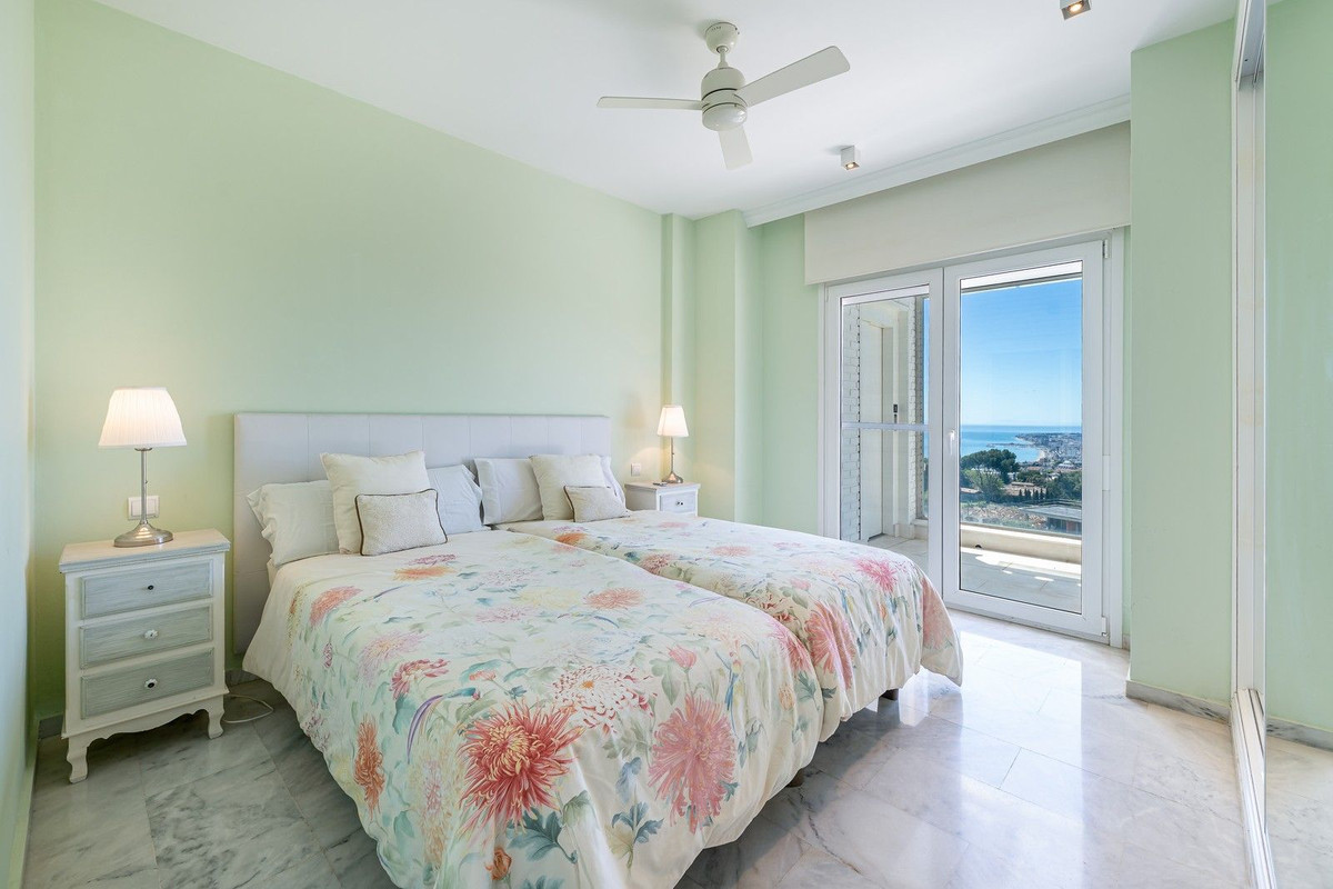 5 Bed Townhouse for sale in La Capellania Costa Del Sol, Málaga, Spain
