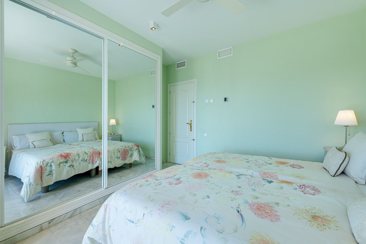 5 Bed Townhouse for sale in La Capellania Costa Del Sol, Málaga, Spain