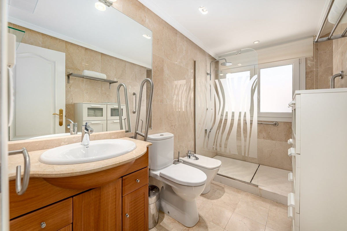 5 Bed Townhouse for sale in La Capellania Costa Del Sol, Málaga, Spain