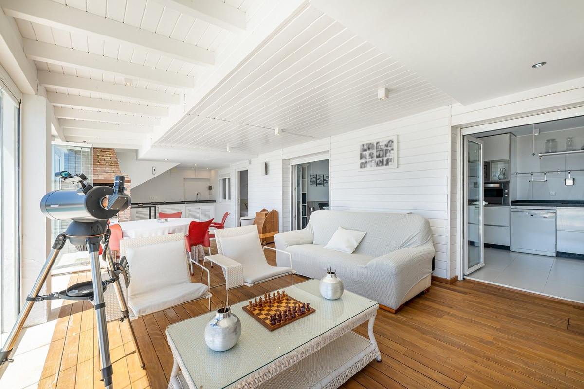 5 Bed Townhouse for sale in La Capellania Costa Del Sol, Málaga, Spain