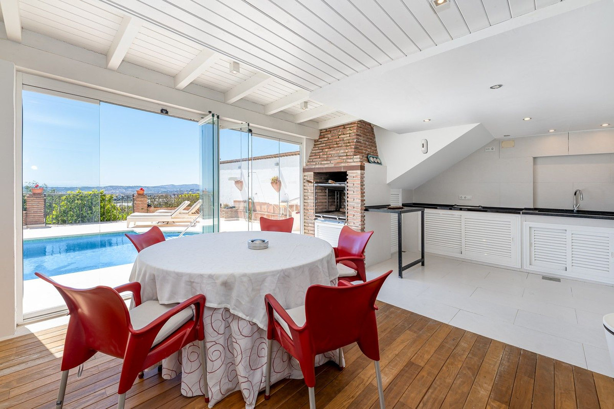 5 Bed Townhouse for sale in La Capellania Costa Del Sol, Málaga, Spain