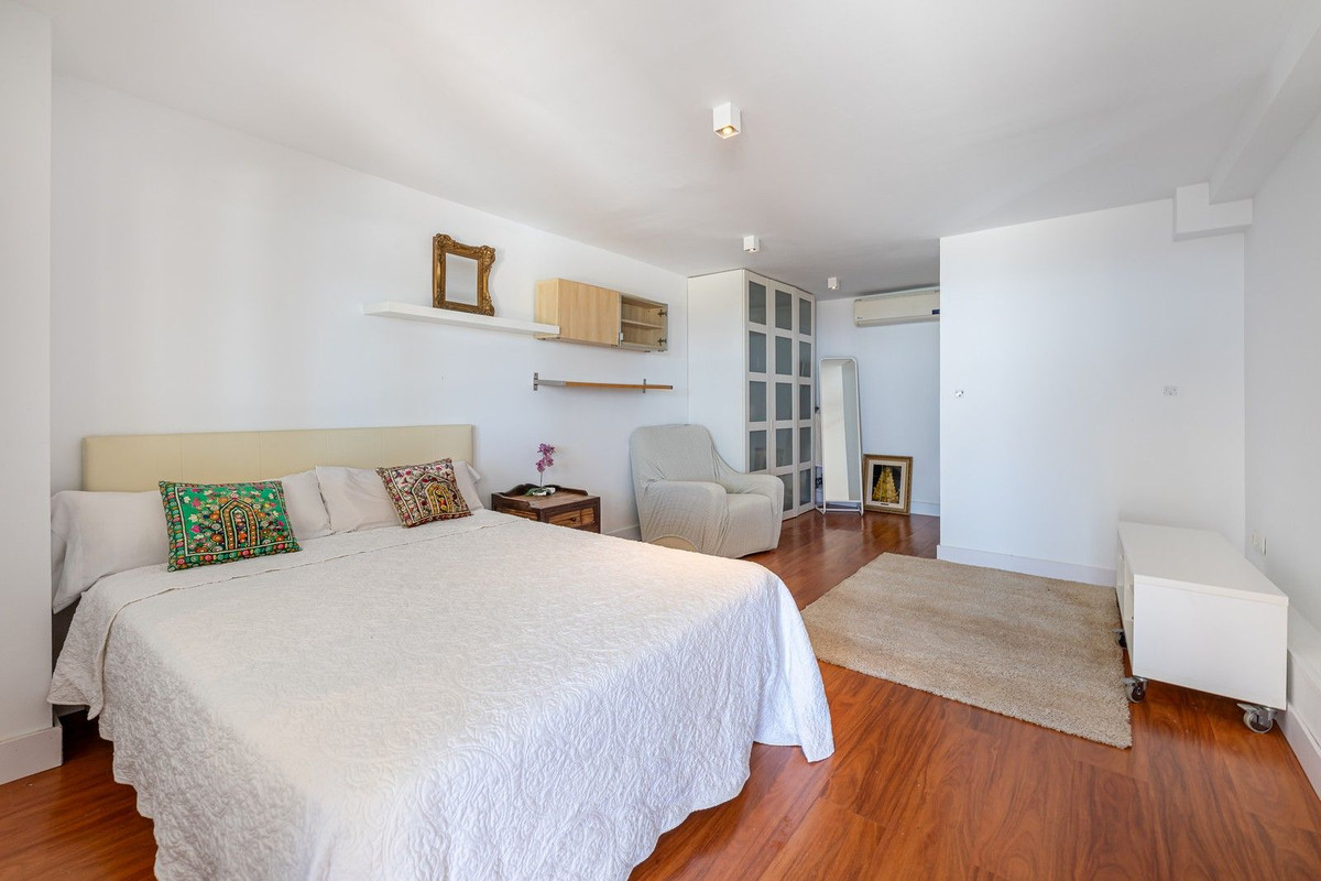 5 Bed Townhouse for sale in La Capellania Costa Del Sol, Málaga, Spain