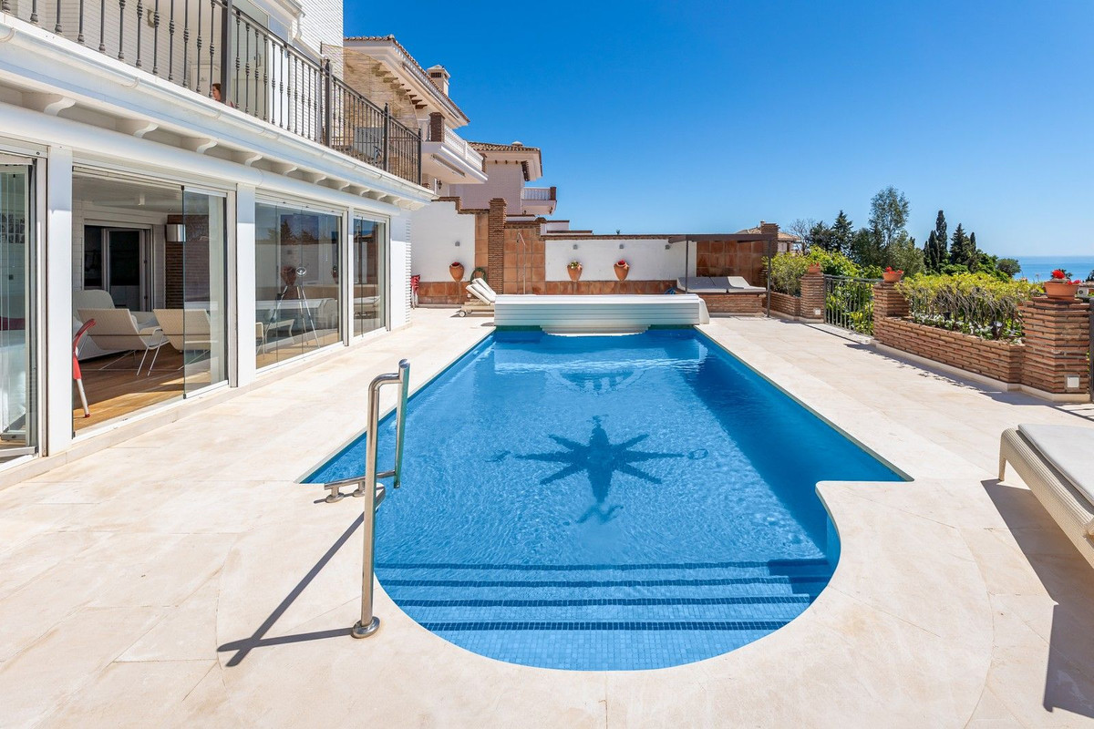 5 Bed Townhouse for sale in La Capellania Costa Del Sol, Málaga, Spain