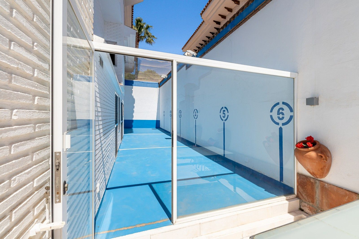 5 Bed Townhouse for sale in La Capellania Costa Del Sol, Málaga, Spain