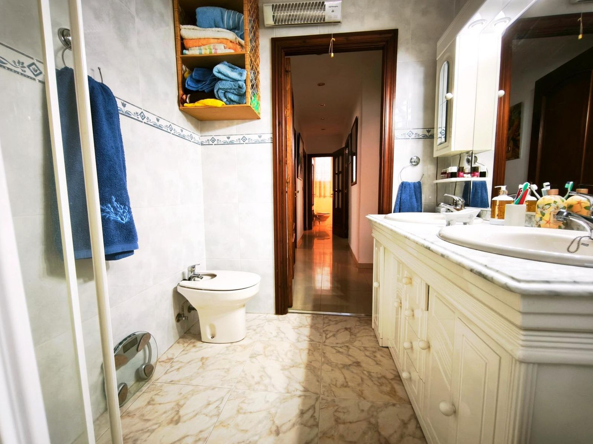 Se vende Villa - Chalet de 4 dormitorios en Costa Calida, Murcia, España