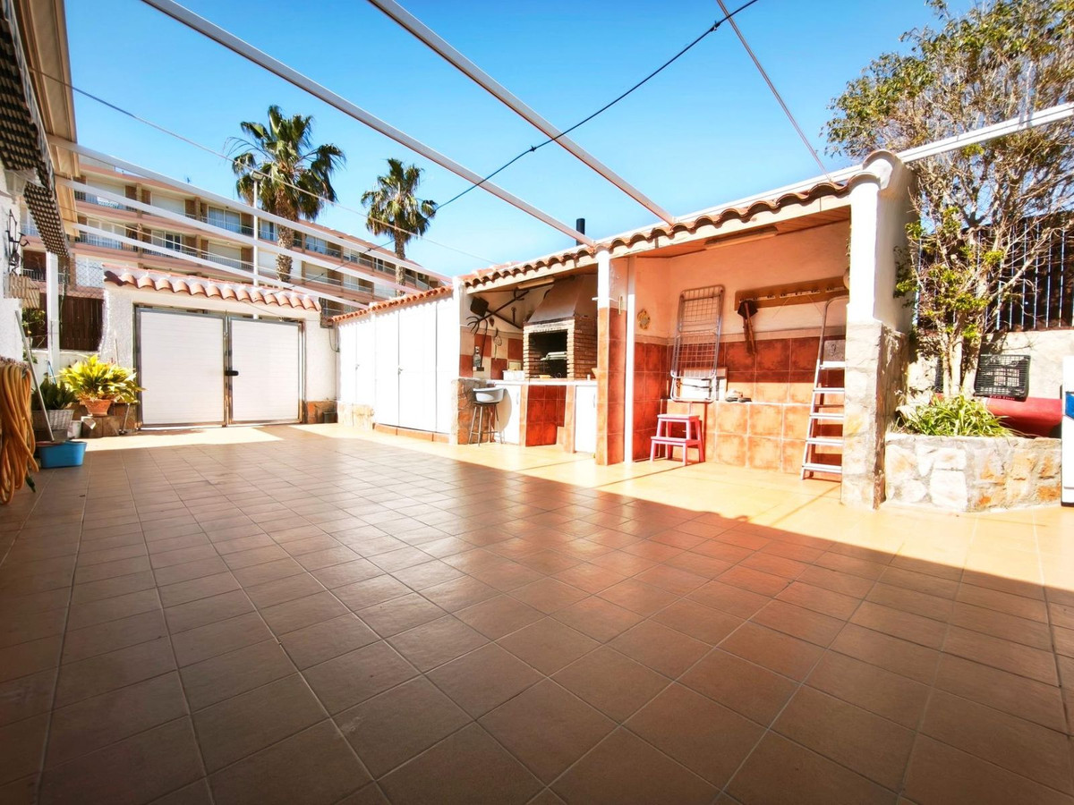 Se vende Villa - Chalet de 4 dormitorios en Costa Calida, Murcia, España