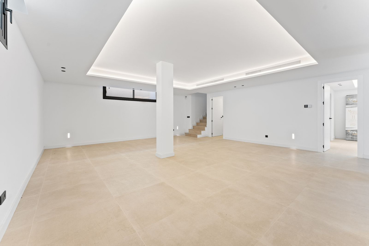 Se vende Villa - Chalet de 4 dormitorios en Costa Del Sol, Málaga, España