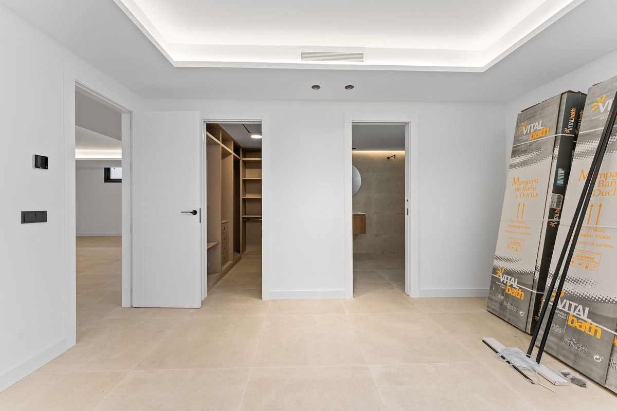 Se vende Villa - Chalet de 4 dormitorios en Costa Del Sol, Málaga, España