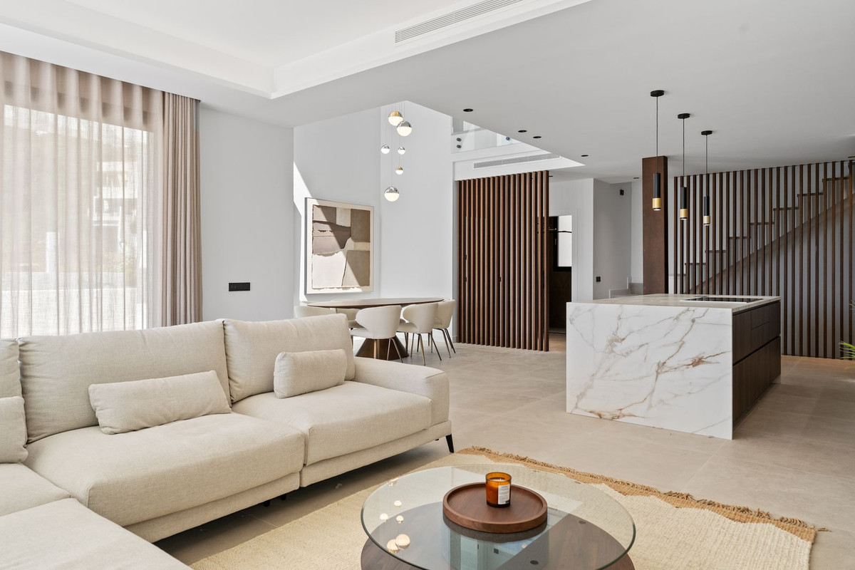 Se vende Villa - Chalet de 4 dormitorios en Costa Del Sol, Málaga, España
