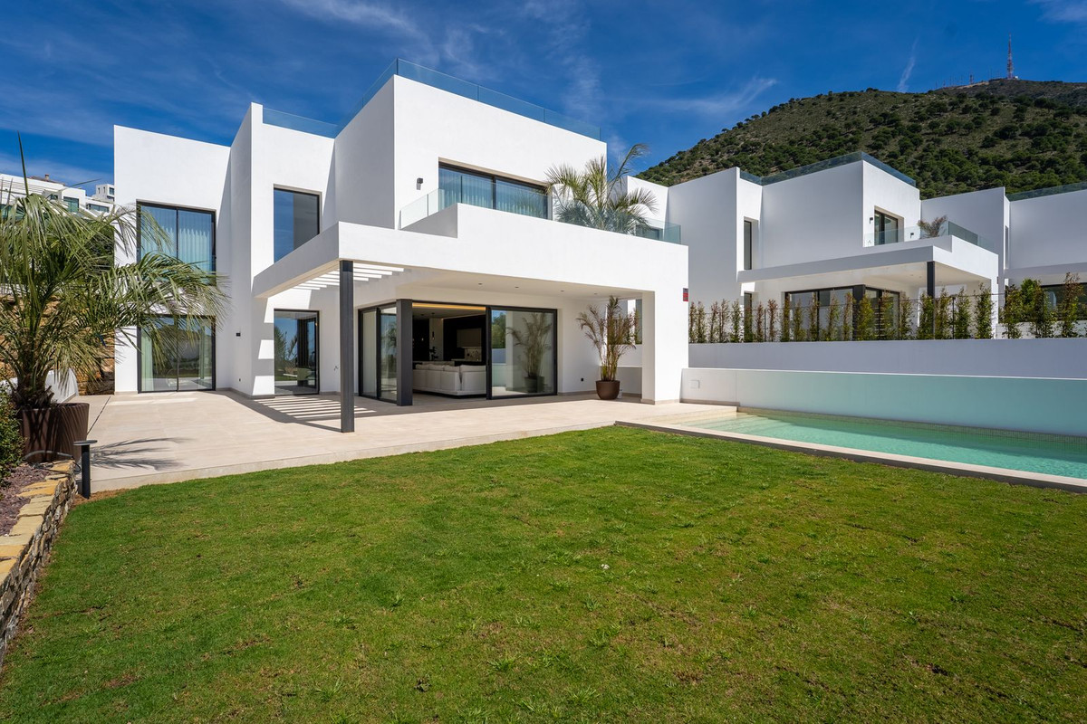 Se vende Villa - Chalet de 4 dormitorios en Costa Del Sol, Málaga, España