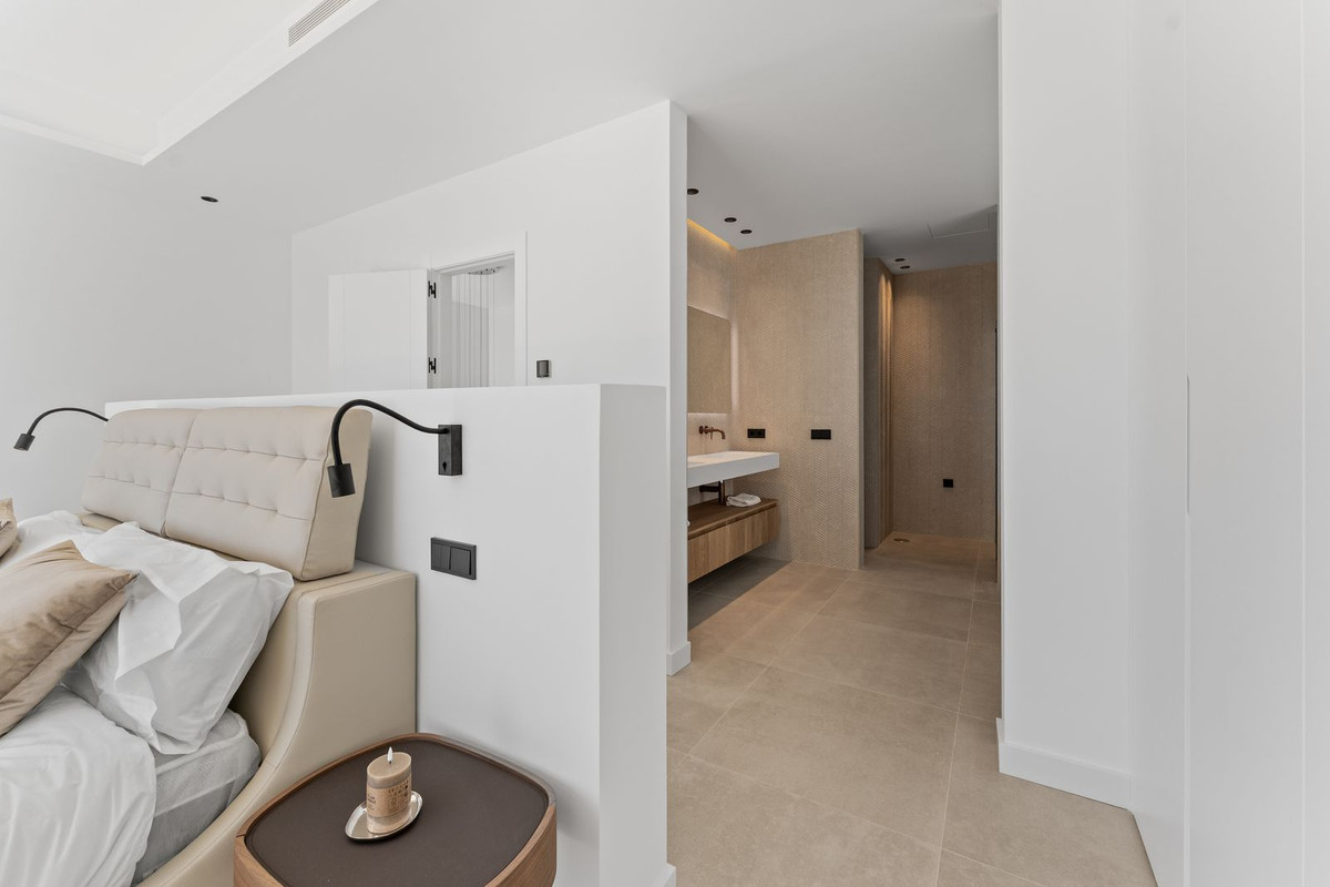 Se vende Villa - Chalet de 4 dormitorios en Costa Del Sol, Málaga, España