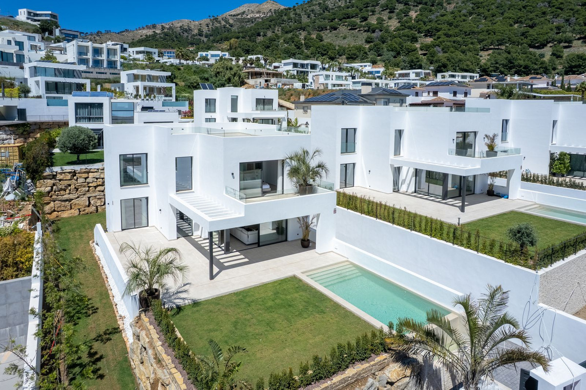 Se vende Villa - Chalet de 4 dormitorios en Costa Del Sol, Málaga, España