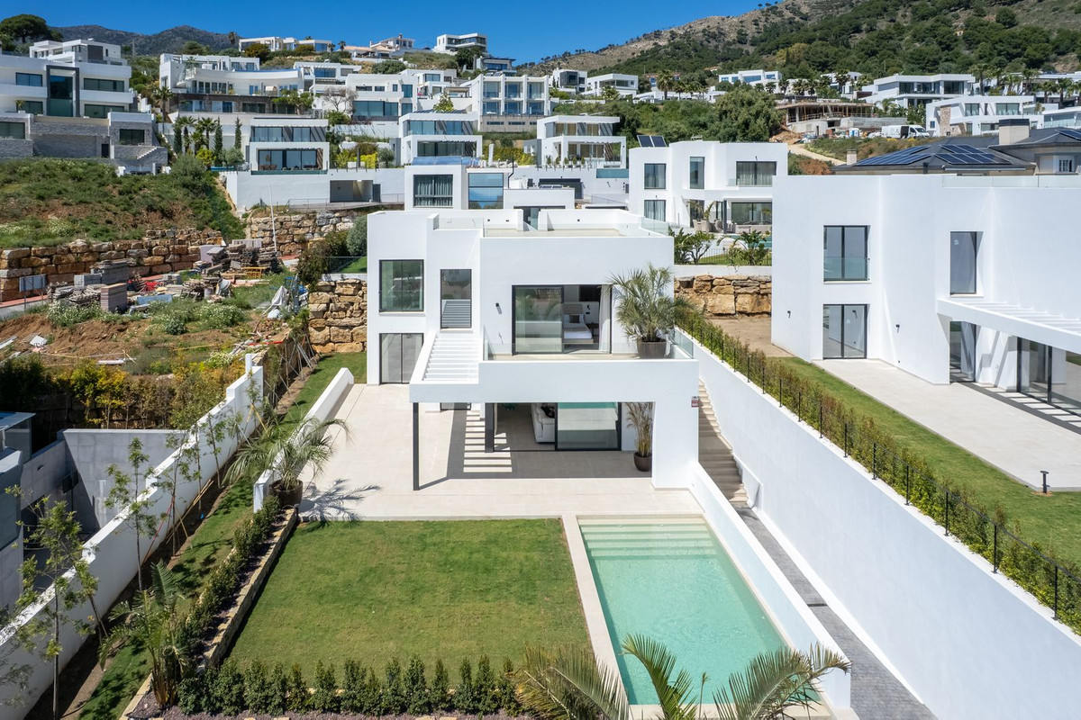 Se vende Villa - Chalet de 4 dormitorios en Costa Del Sol, Málaga, España