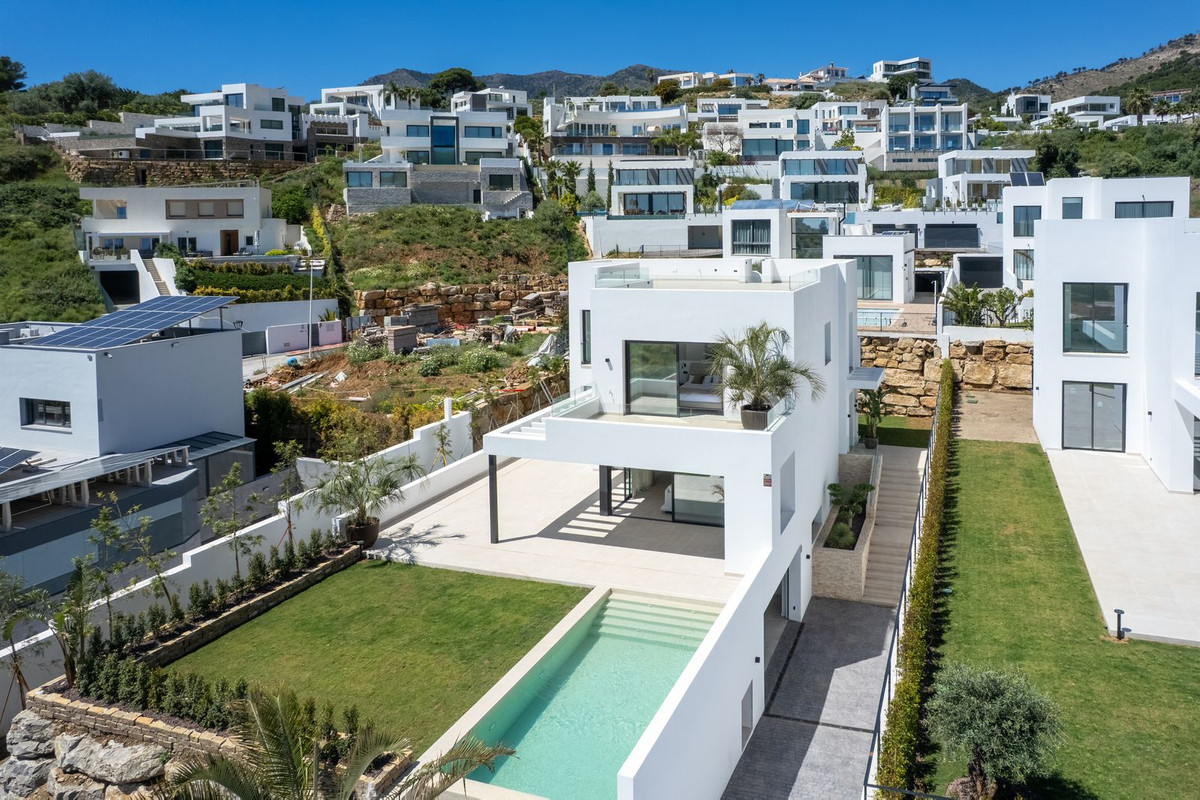Se vende Villa - Chalet de 4 dormitorios en Costa Del Sol, Málaga, España