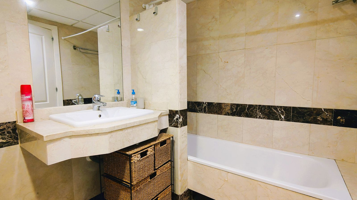 1 Bed Apartment for sale in Marbella Costa Del Sol, Málaga, Spain