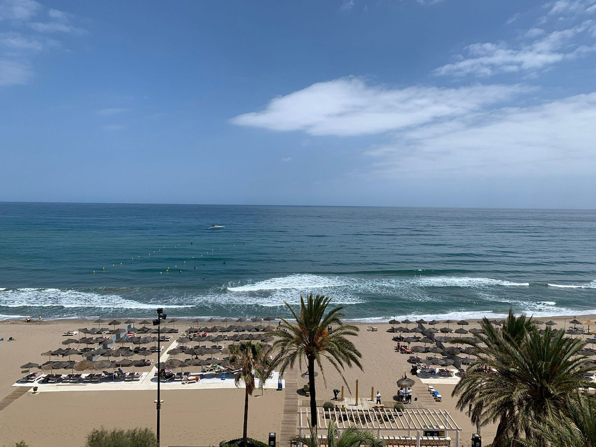 2 Bed Apartment for sale in Fuengirola Costa Del Sol, Málaga, Spain