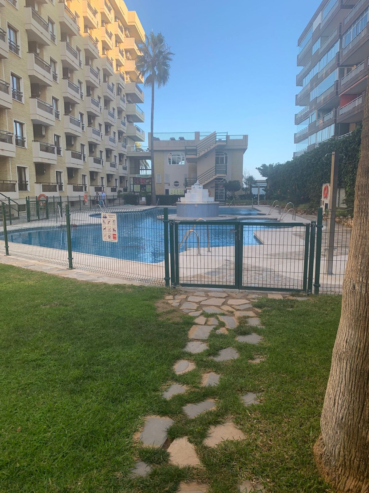 2 Bed Apartment for sale in Fuengirola Costa Del Sol, Málaga, Spain