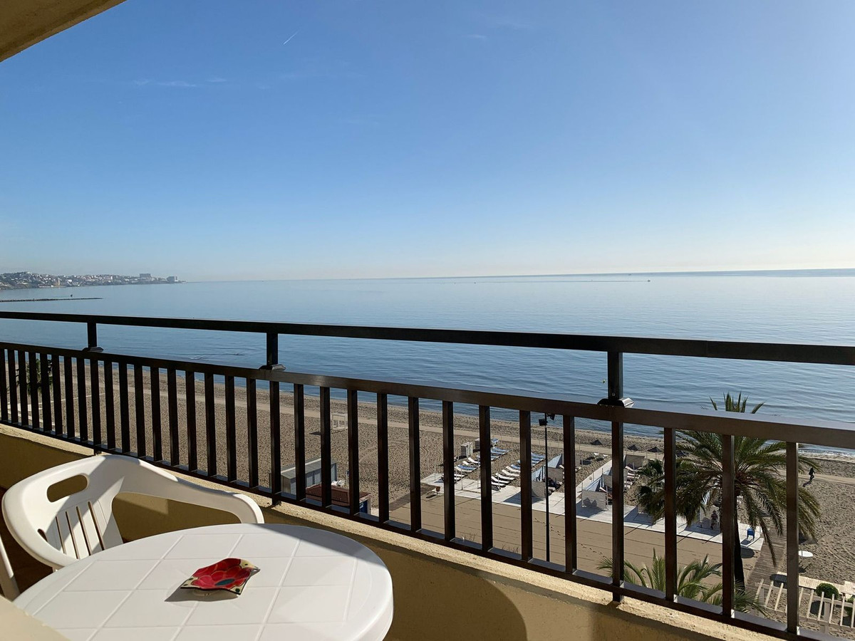 2 Bed Apartment for sale in Fuengirola Costa Del Sol, Málaga, Spain
