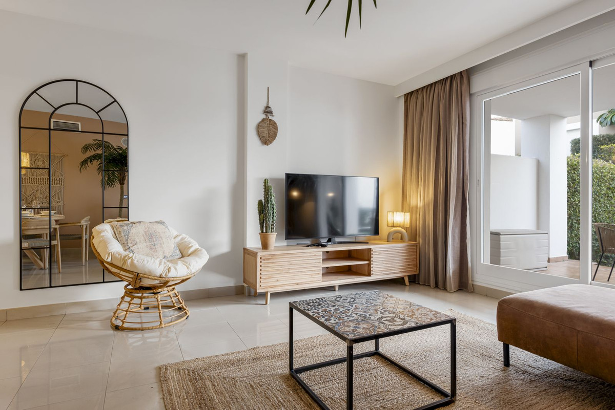 2 Bed Apartment for sale in Estepona Costa Del Sol, Málaga, Spain