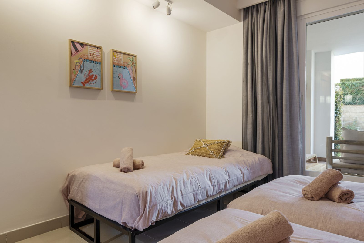 2 Bed Apartment for sale in Estepona Costa Del Sol, Málaga, Spain