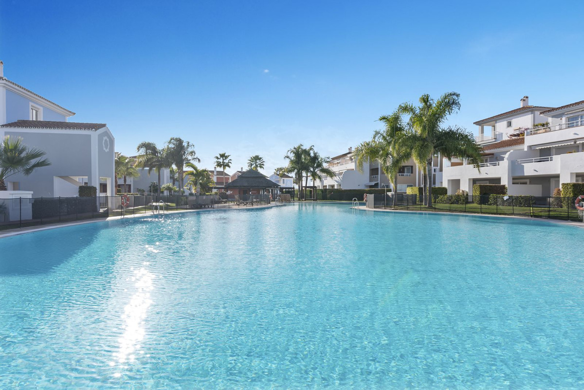 2 Bed Apartment for sale in Estepona Costa Del Sol, Málaga, Spain