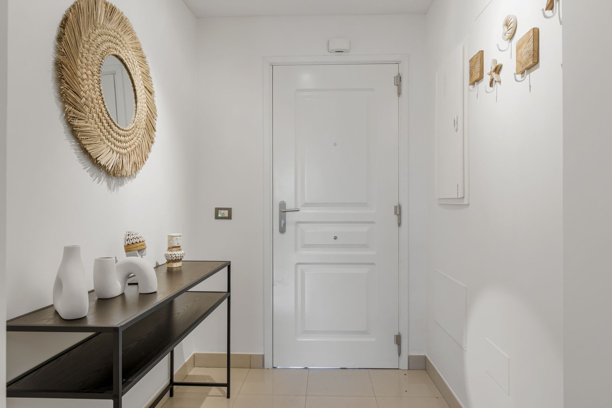 2 Bed Apartment for sale in Estepona Costa Del Sol, Málaga, Spain
